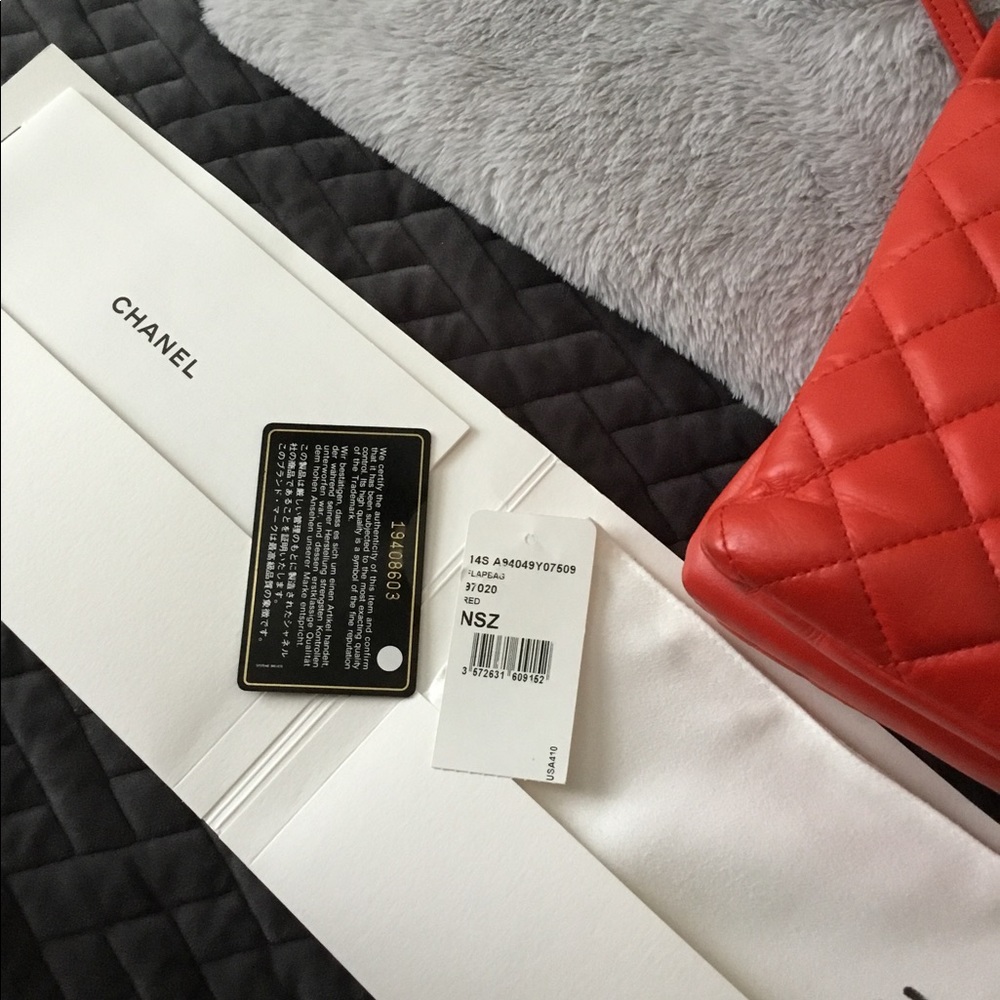 🔥 RED Chanel Maxi Flap Bag 🔥 - Picture 11 of 13